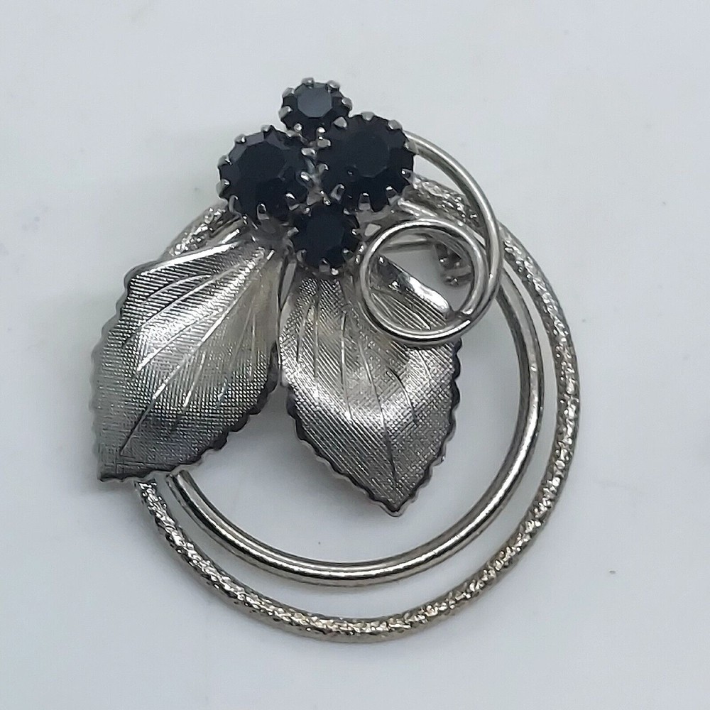 Vintage Circle Leaf Brooch With‎ Black Rhinestones Silver Tone